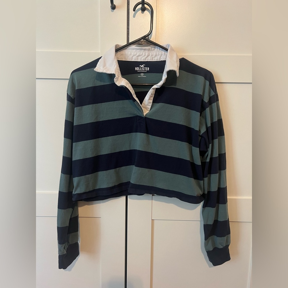Hollister Navy and Green Long Sleeve Crop Top
